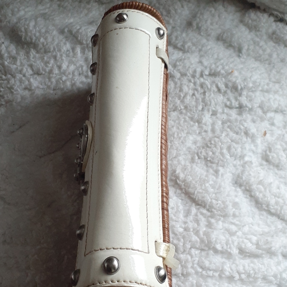 Michael Kors Handpurse- RARE Design - Picture 3 of 7